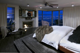 Illustration for article titled Peek Inside Rihanna's New Hollywood Hills Mansion